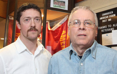 Photo by Unsie Zuege
Tim Lindquist and Craig Mertz understand the stresses of deployment—Lindquist as an Iraqi war vet and Mertz as a father to a soldier. They are presenters at a safeTALK training program on Thursday, March 22. Photo by Unsie Zuege
Tim Lindquist and Craig Mertz understand the stresses of deployment—Lindquist as an Iraqi war vet and Mertz as a father to a soldier. They are presenters at a safeTALK training program on Thursday, March 22.